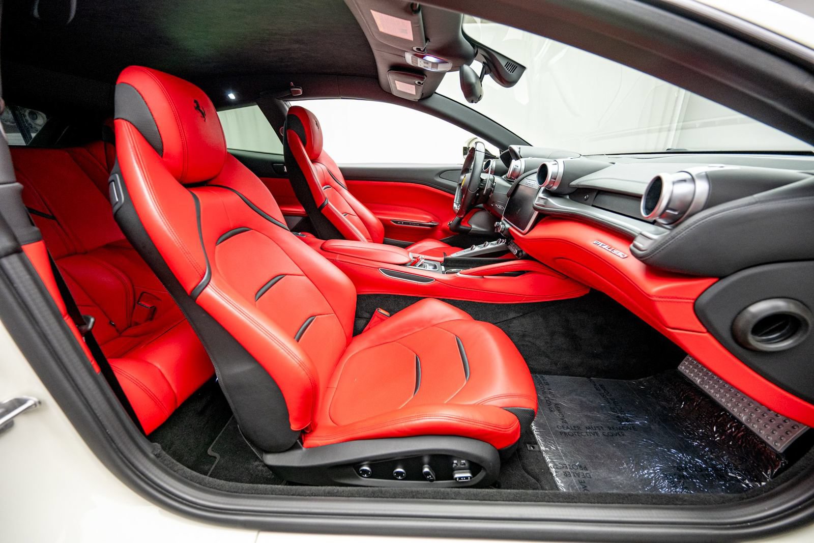 Used 2019 Ferrari GTC4Lusso AWD/4WD image 14
