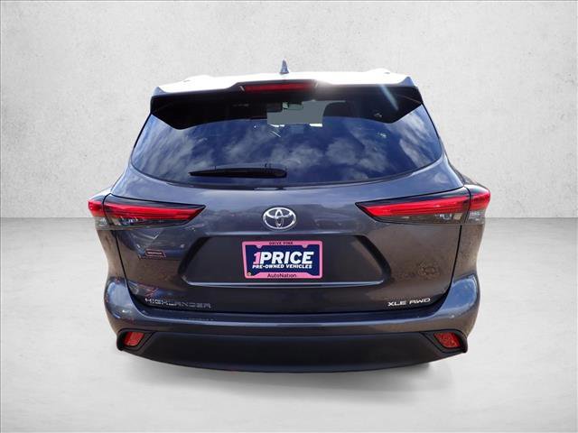 Used 2021 Toyota Highlander XLE video 3
