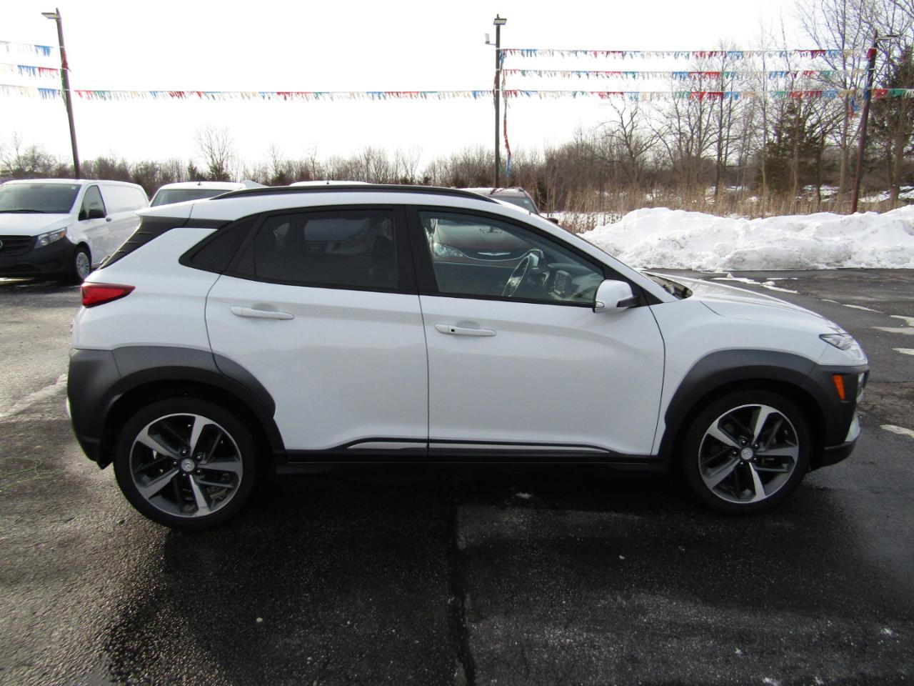 Used 2021 Hyundai Kona Limited w/ Cargo Package AWD/4WD image 8