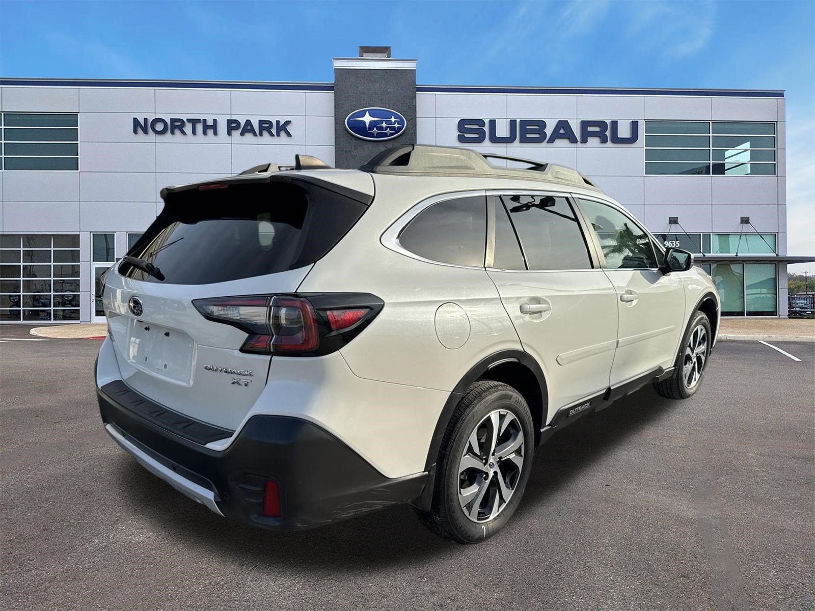 Used 2020 Subaru Outback Limited XT w/ Popular Package #2 AWD/4WD image 3