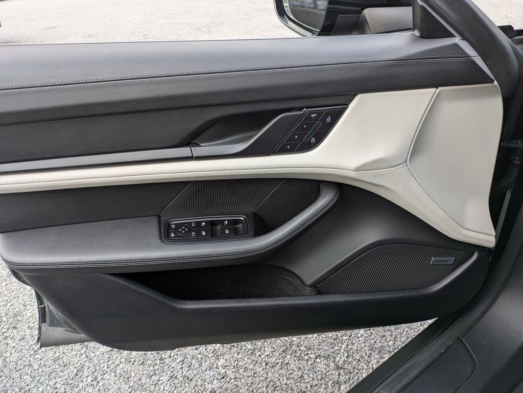 Used 2024 Porsche Taycan RWD image 7