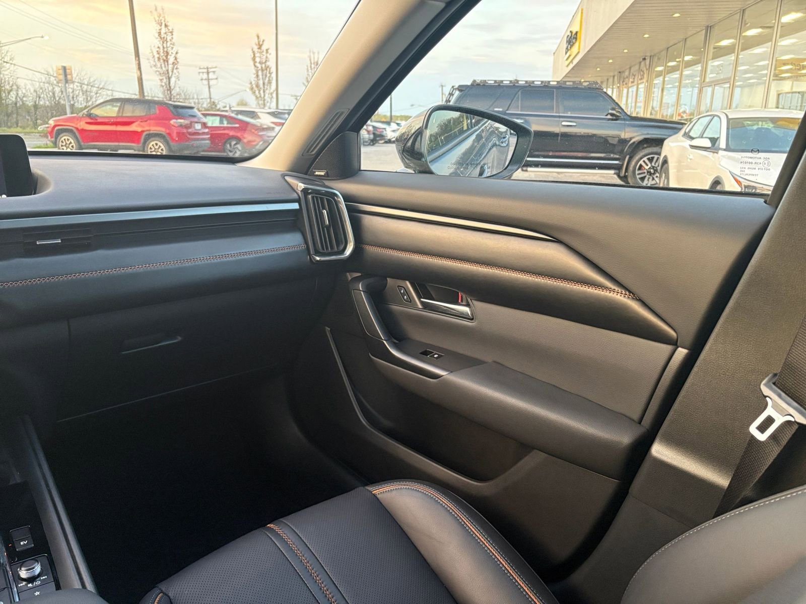 Used 2025 MAZDA CX-50 2.5 Hybrid w/ Premium Plus Pkg image 38