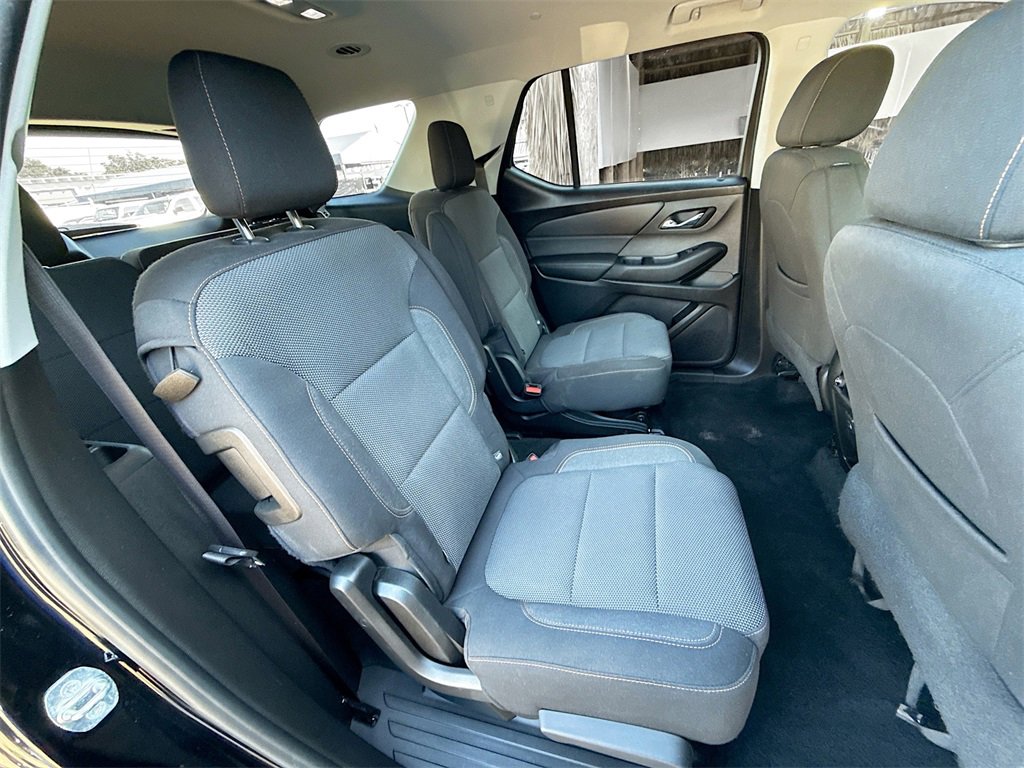 Used 2018 Chevrolet Traverse LT image 32