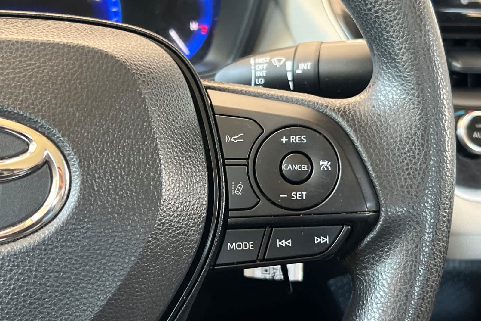 Used 2021 Toyota Corolla LE FWD image 25
