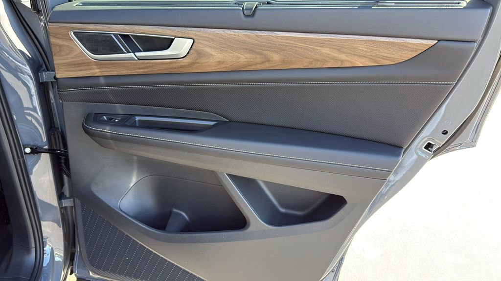 New 2026 Volkswagen Atlas SE FWD image 31