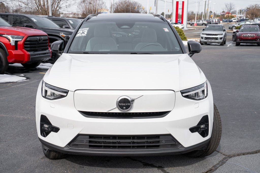 Used 2023 Volvo XC40 Recharge Ultimate image 2