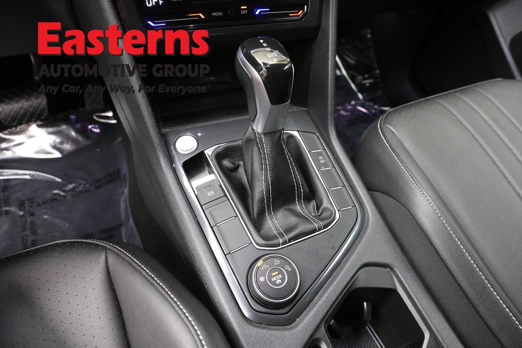 Used 2023 Volkswagen Tiguan SE AWD/4WD image 12