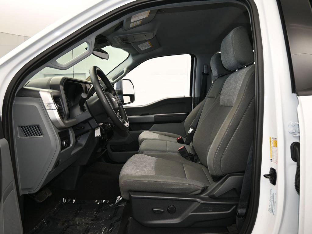 Used 2025 Ford F250 XLT image 11