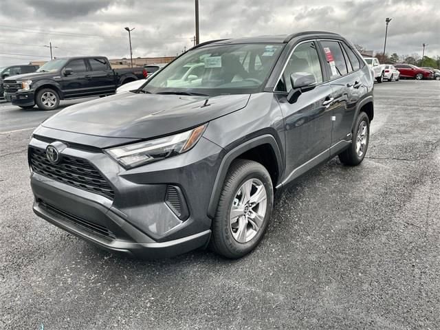 Used 2025 Toyota RAV4 XLE AWD/4WD image 13