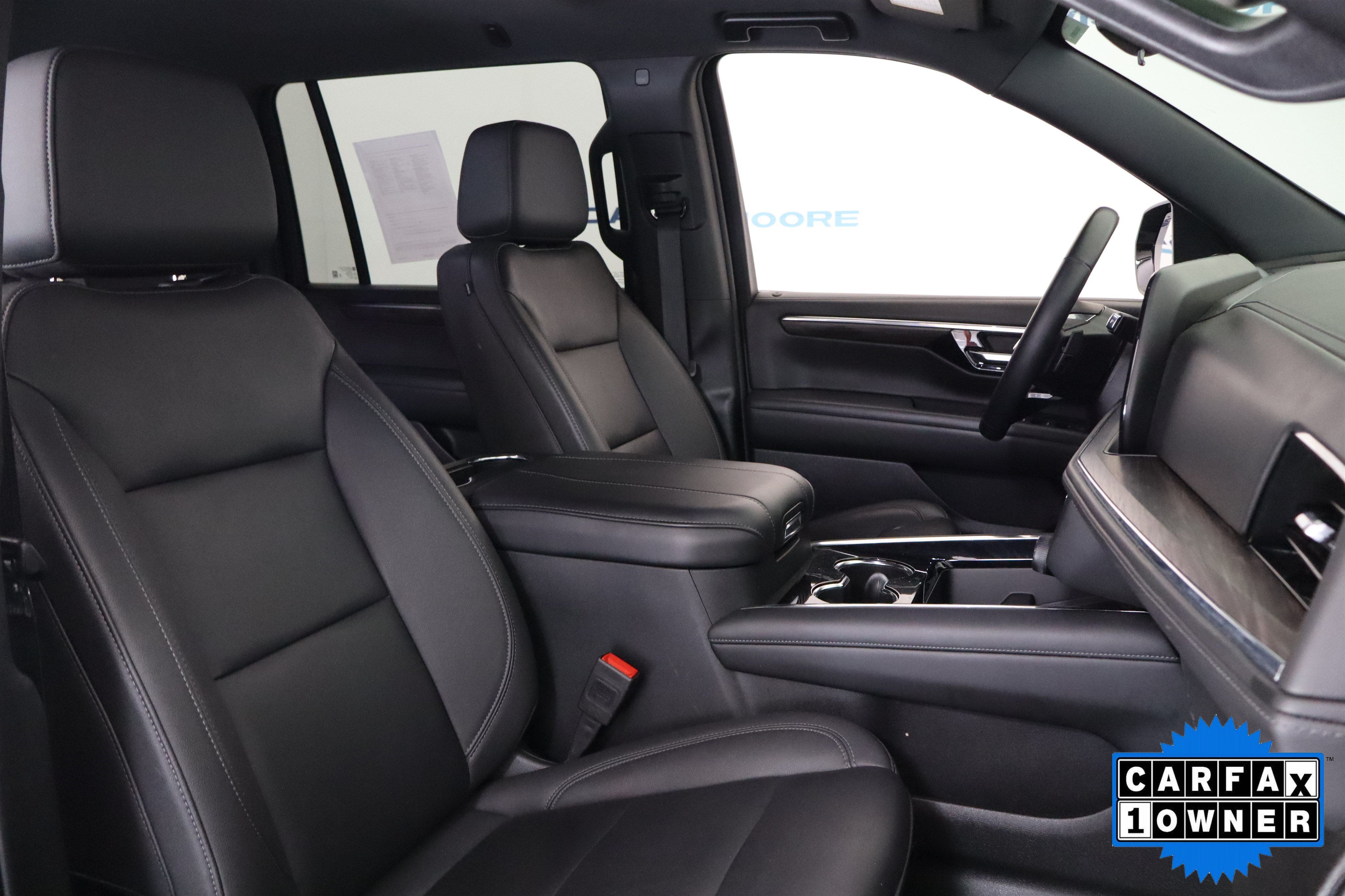 Used 2025 Chevrolet Suburban LT AWD/4WD image 20