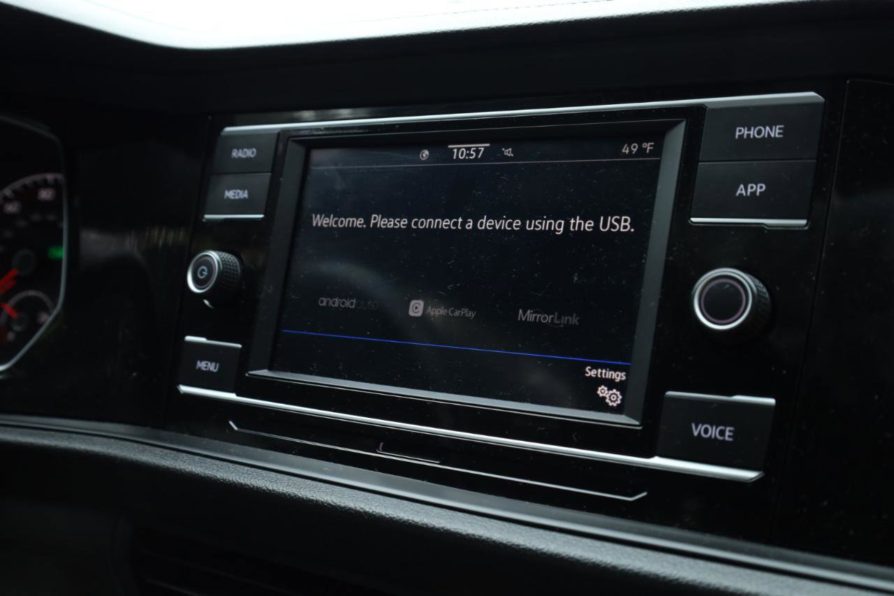 Used 2020 Volkswagen Jetta R-Line w/ R-Line Cold Weather Package image 10