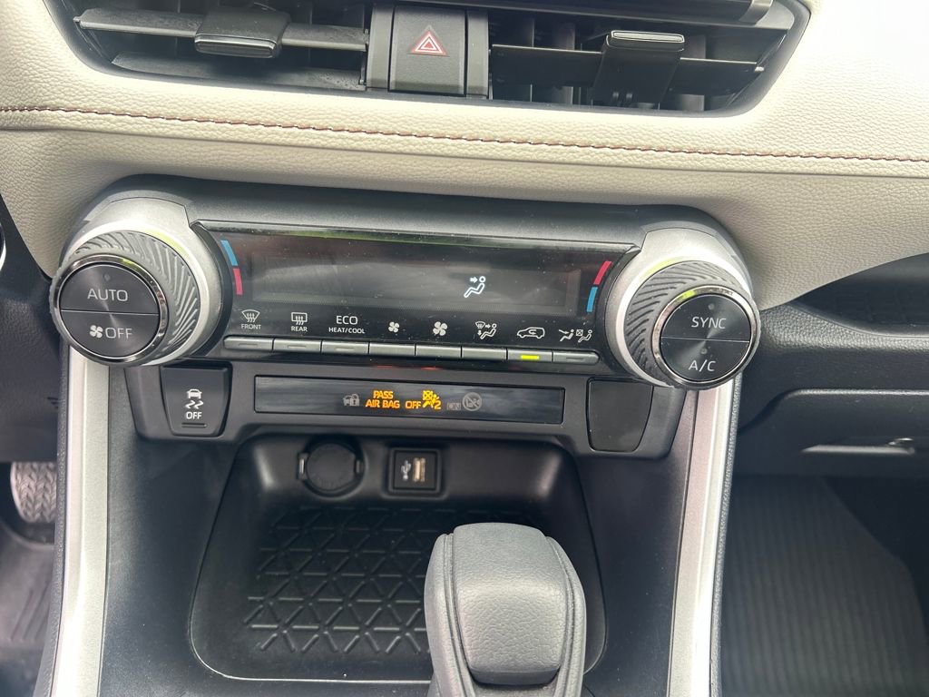 Certified 2025 Toyota RAV4 XLE image 28