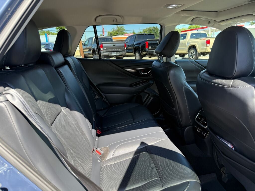 Used 2024 Subaru Outback Touring AWD/4WD image 27