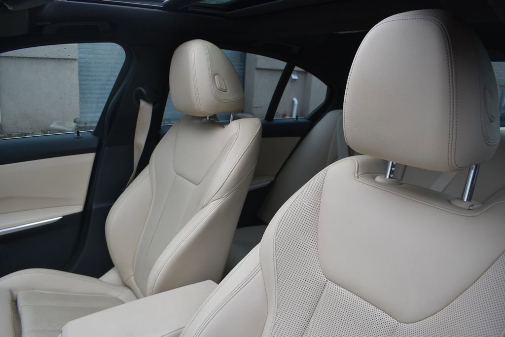 Used 2022 BMW 330e 330e iPerformance image 10