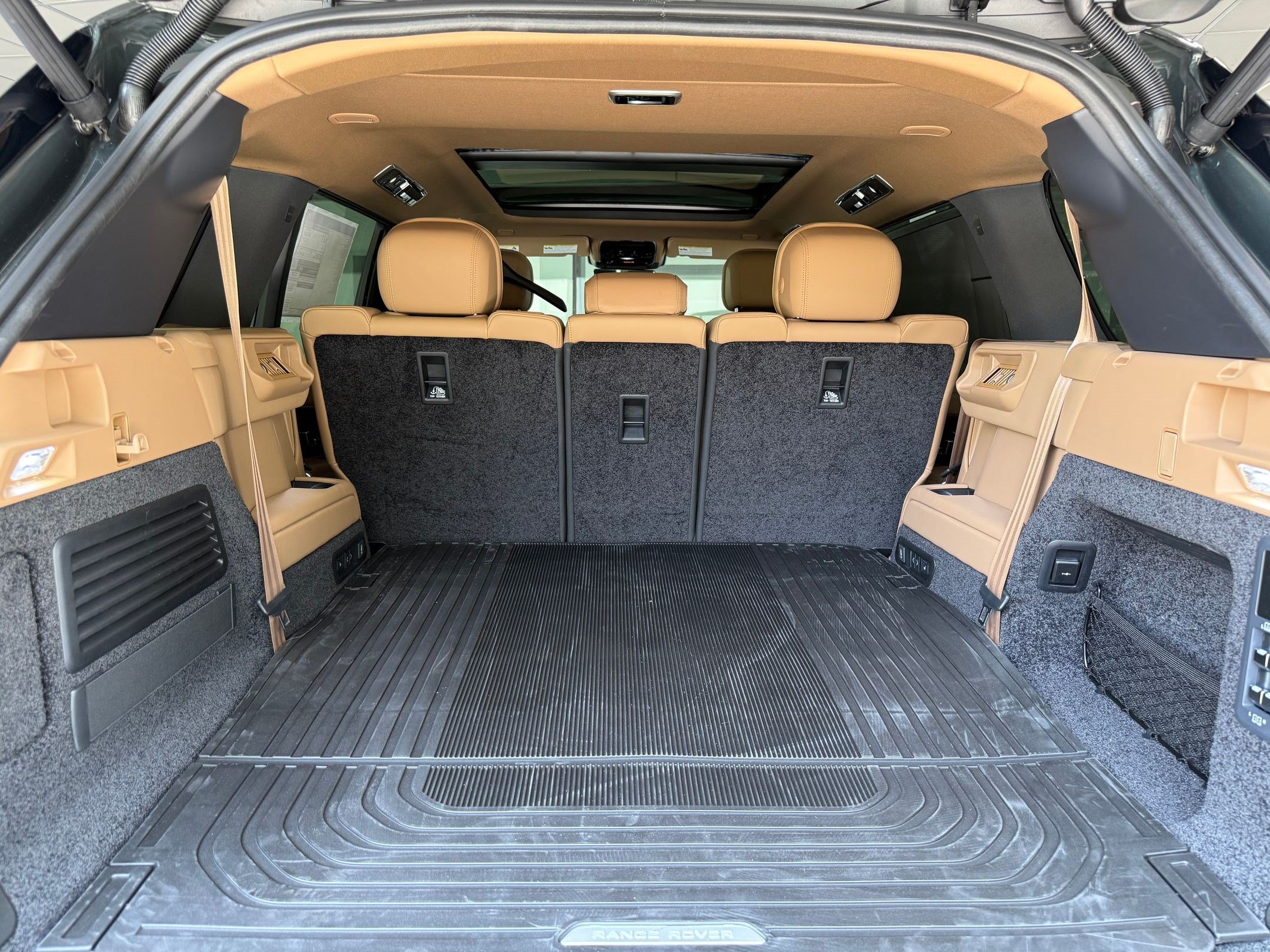 New 2026 Land Rover Range Rover Long Wheelbase SE AWD/4WD image 22