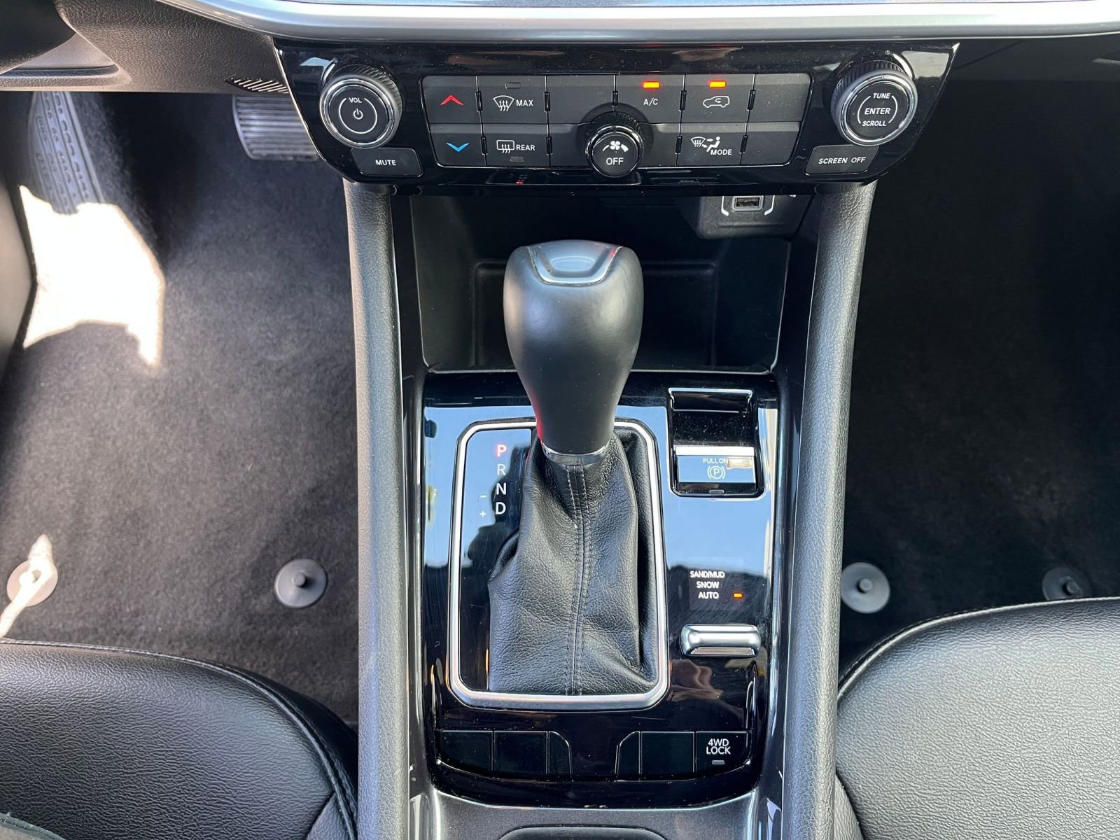 Used 2025 Jeep Compass Latitude image 41