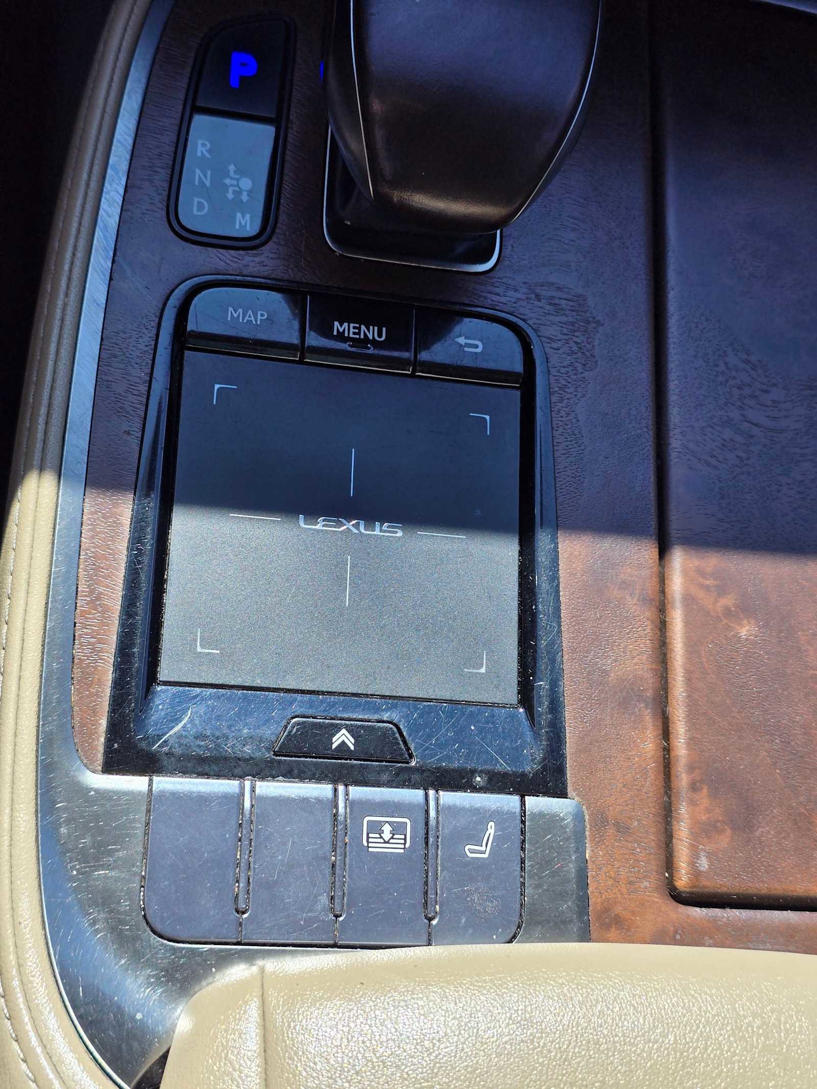 Used 2018 Lexus LS 500 w/ Accessory Package (Z2) image 27