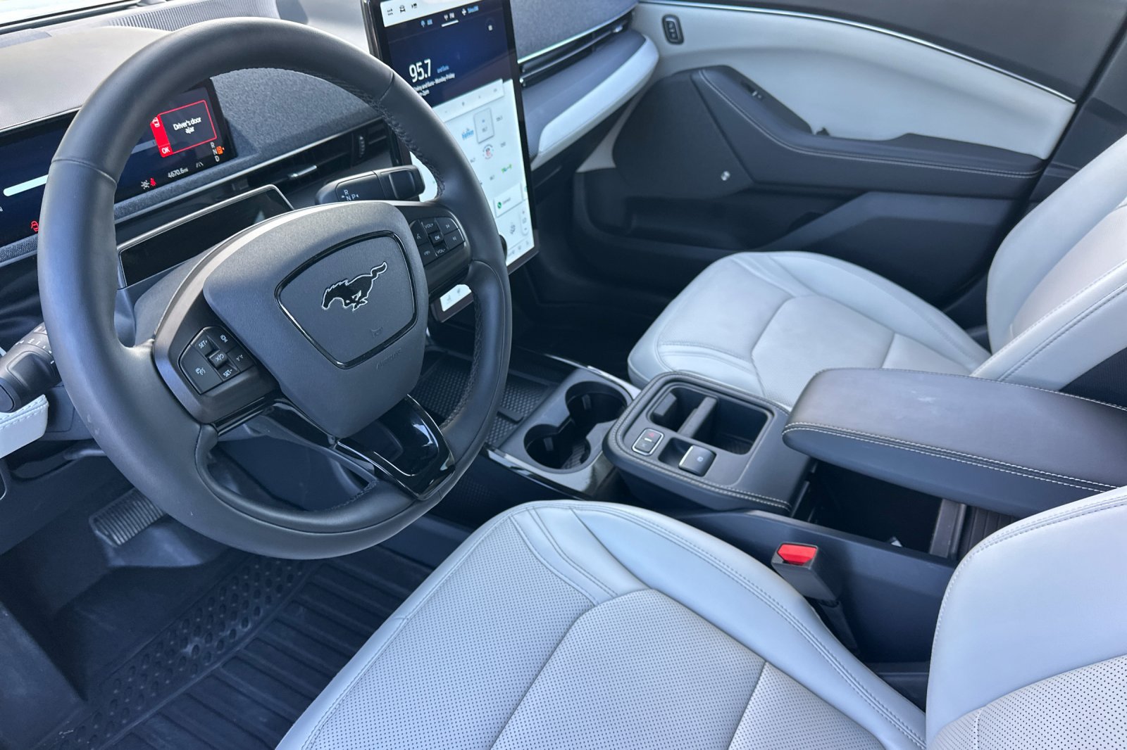 Used 2025 Ford Mustang Mach-E Premium RWD image 9