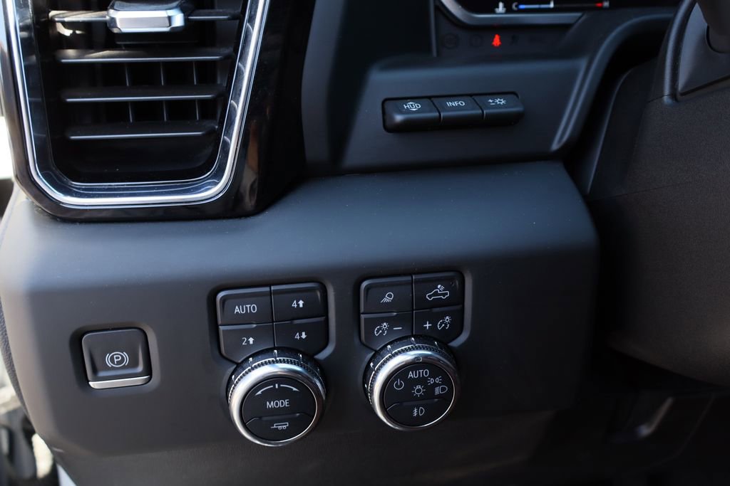 Used 2024 GMC Sierra 2500 Denali Ultimate image 12