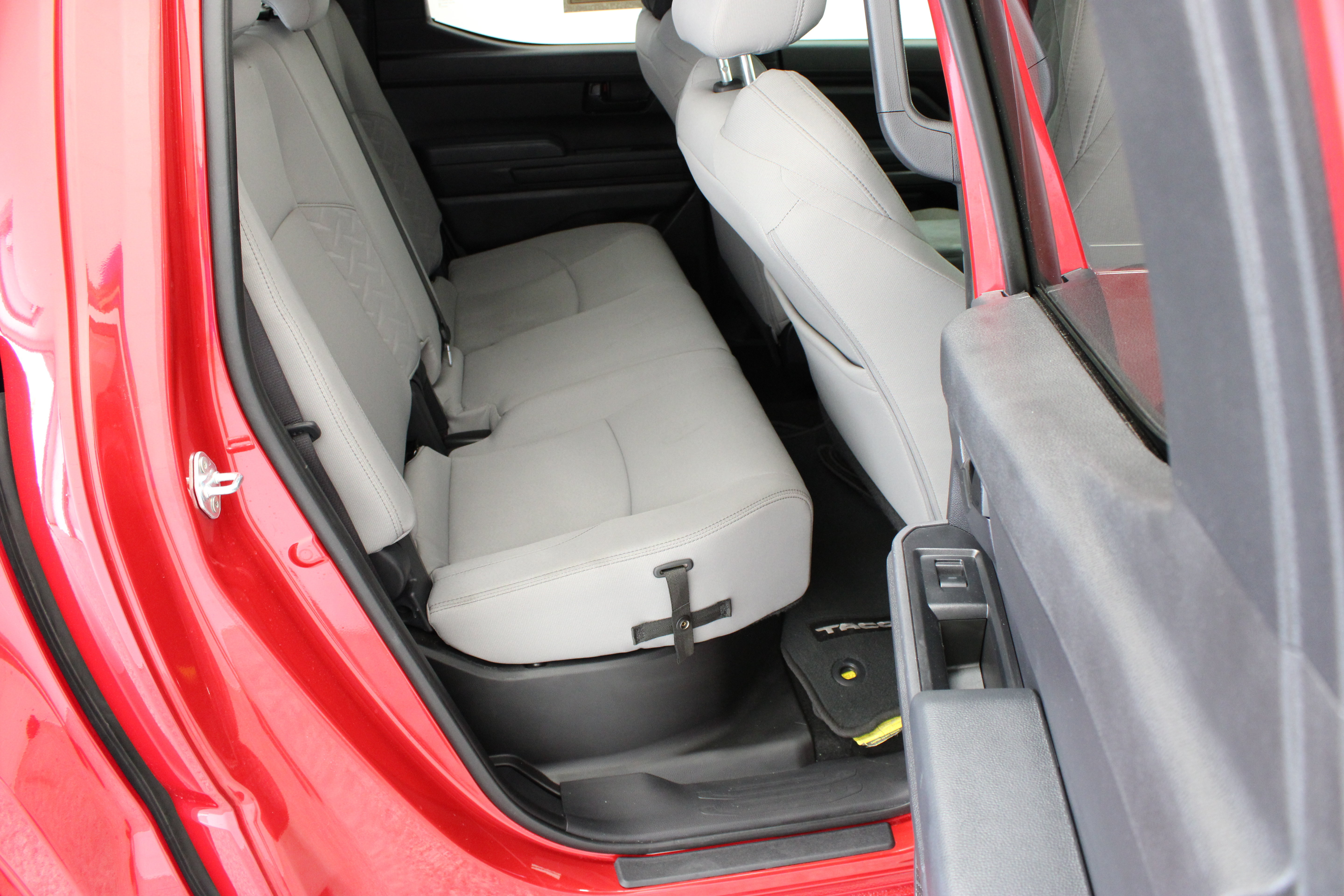 Used 2024 Toyota Tacoma SR5 AWD/4WD image 33