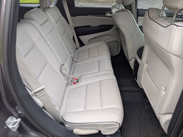 Used 2017 Jeep Grand Cherokee Summit AWD/4WD image 21