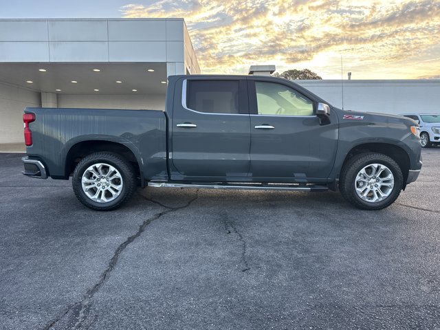 Used 2025 Chevrolet Silverado 1500 LTZ image 2