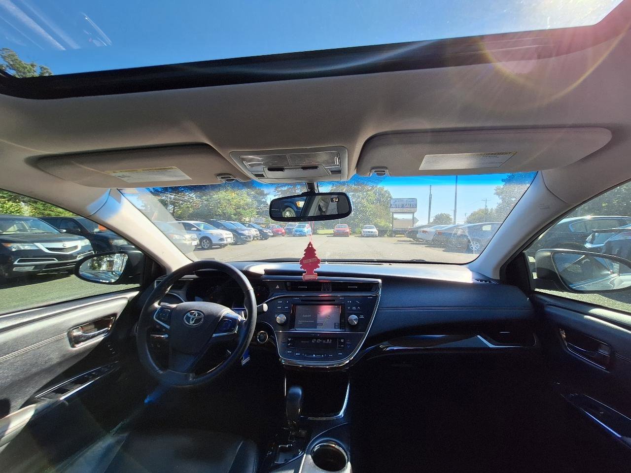 Used 2015 Toyota Avalon XLE Touring FWD image 26