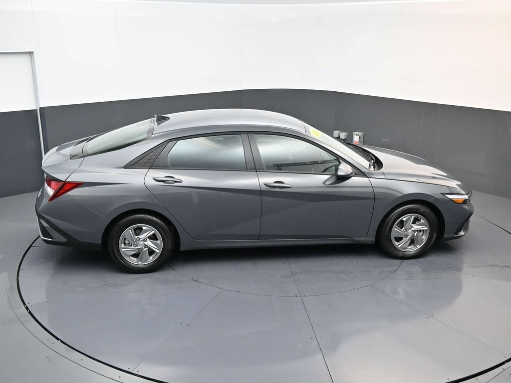 Certified 2026 Hyundai Elantra SE FWD image 15