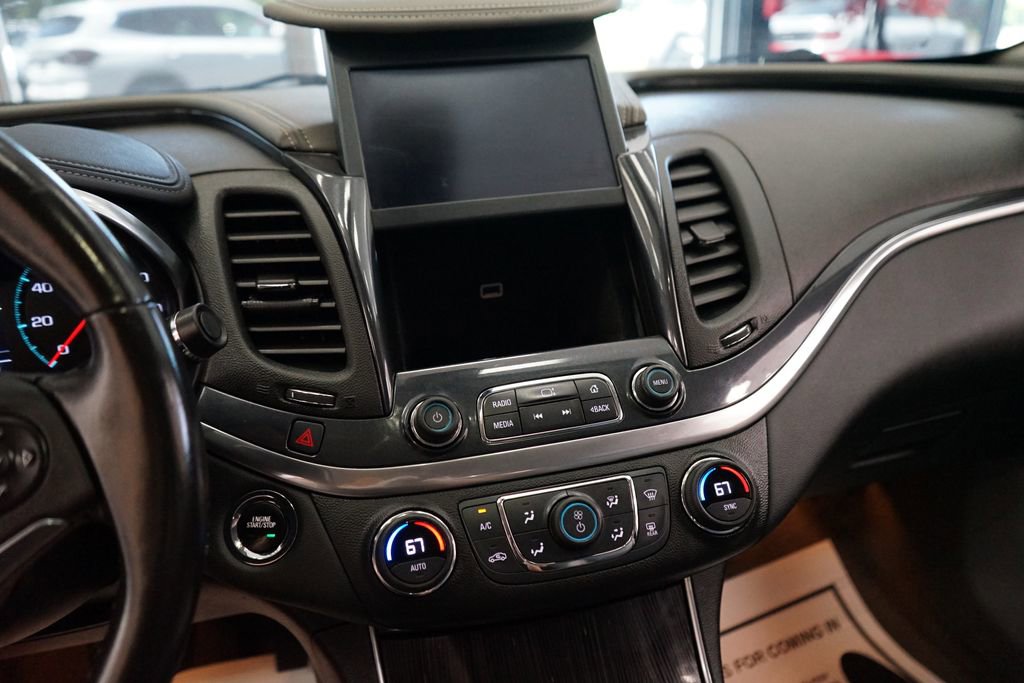 Used 2018 Chevrolet Impala LT FWD image 32