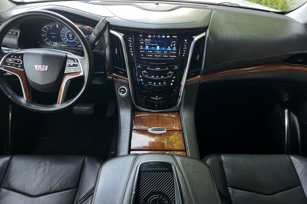 Used 2017 Cadillac Escalade Luxury image 17
