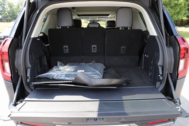 Certified 2025 Ford Expedition Platinum w/ Driver's Package image 14