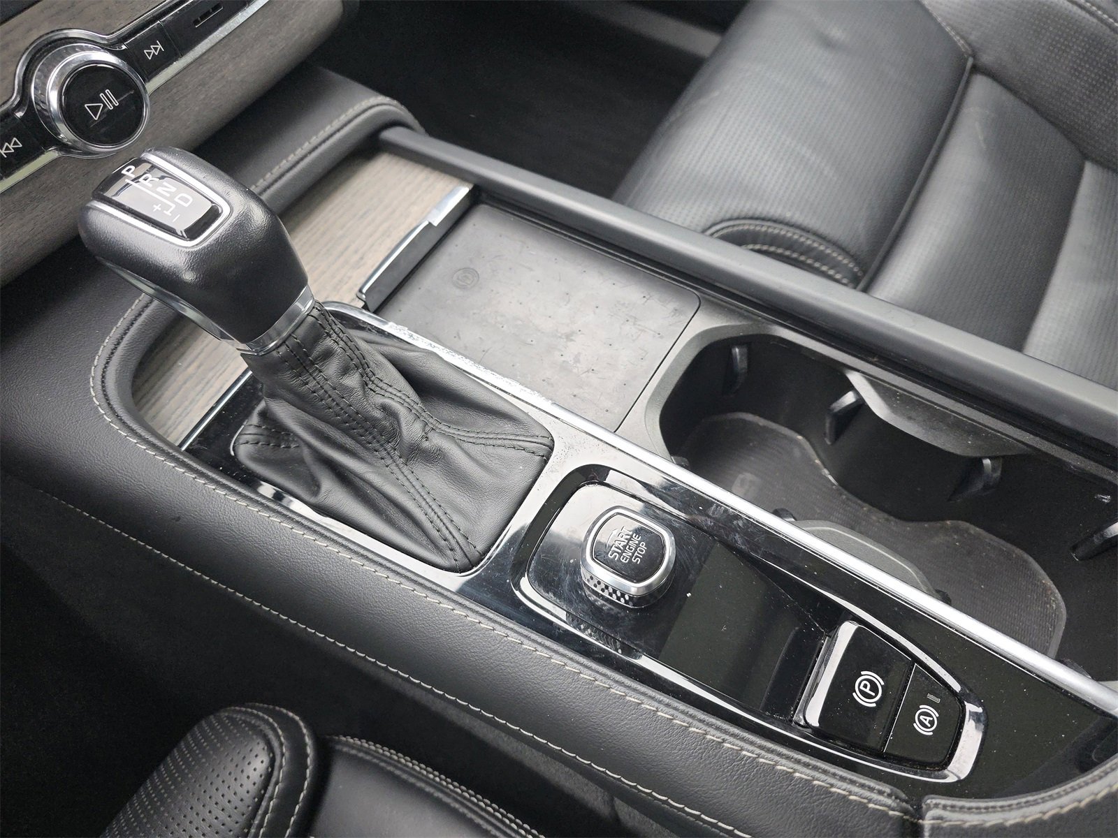 Used 2022 Volvo XC90 T6 Inscription image 28