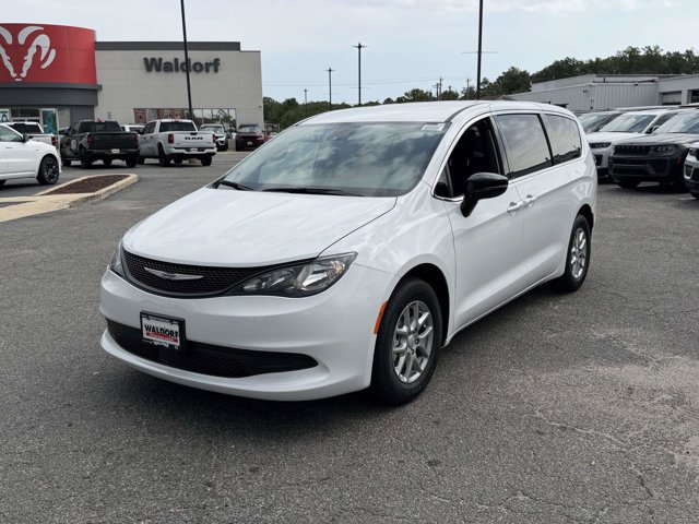 New 2027 Chrysler Pacifica LX FWD image 5