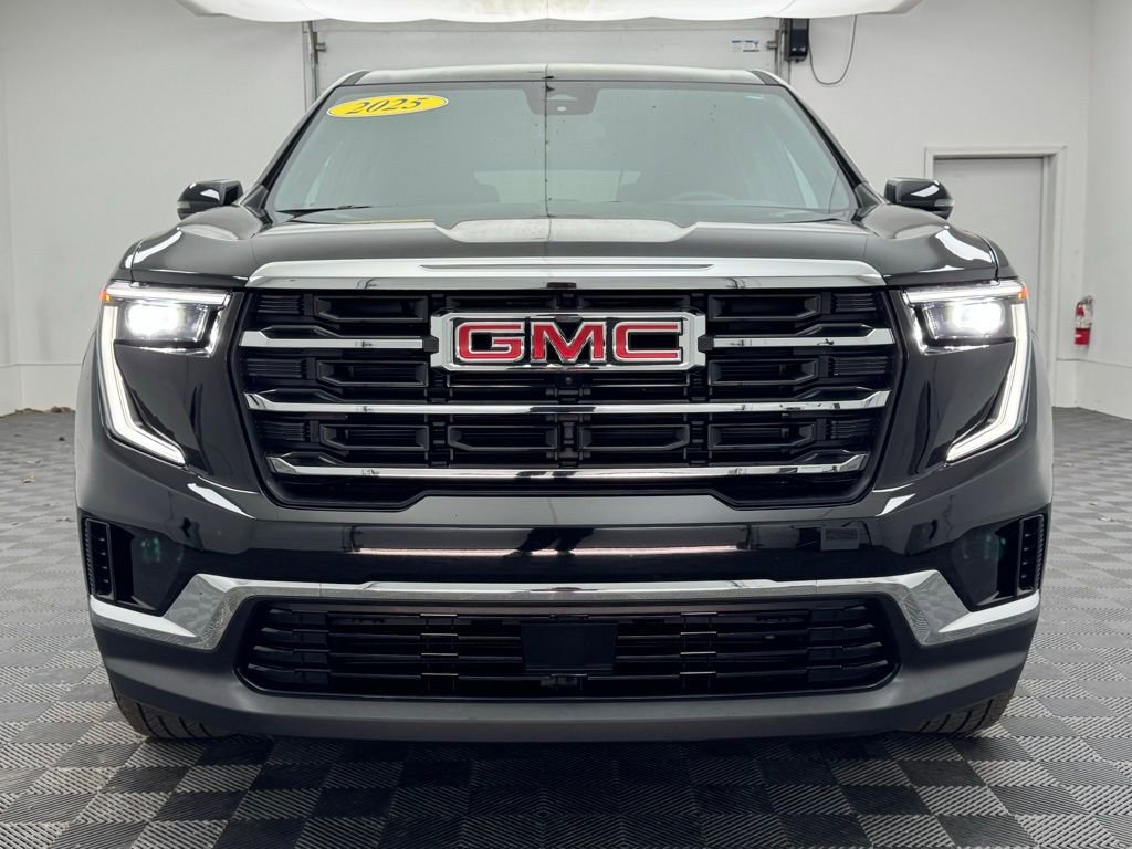 Used 2025 GMC Acadia Elevation image 13