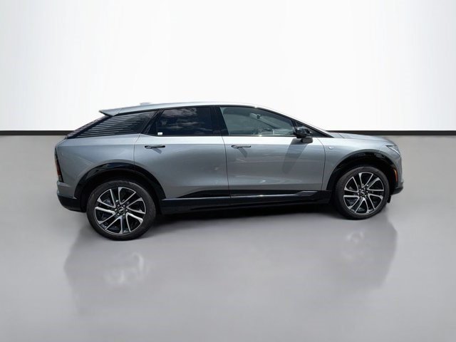 Certified 2025 Cadillac Optiq Sport 2 w/ LPO, Floor Liner Package AWD/4WD image 4