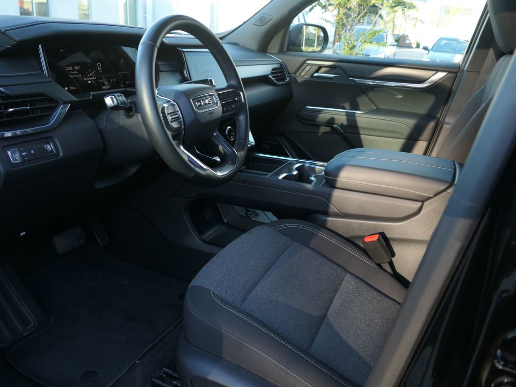 Used 2025 GMC Acadia Elevation image 11