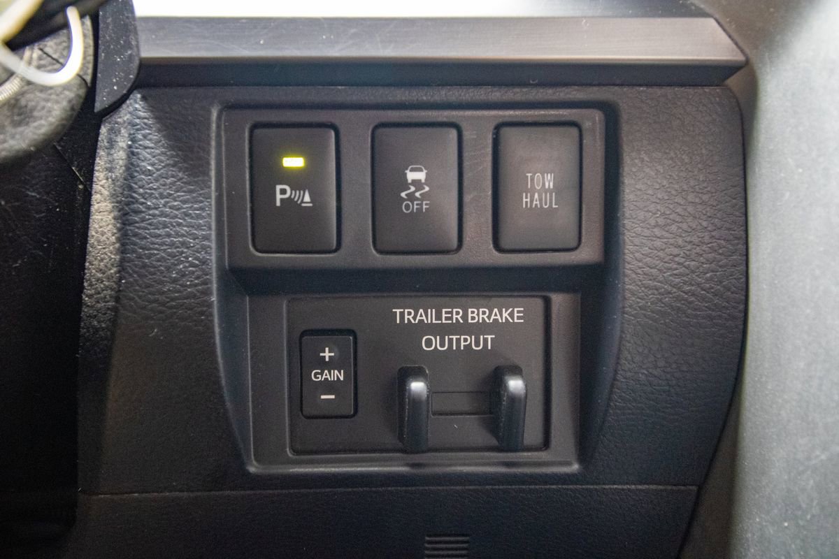 Used 2018 Toyota Tundra Platinum image 41