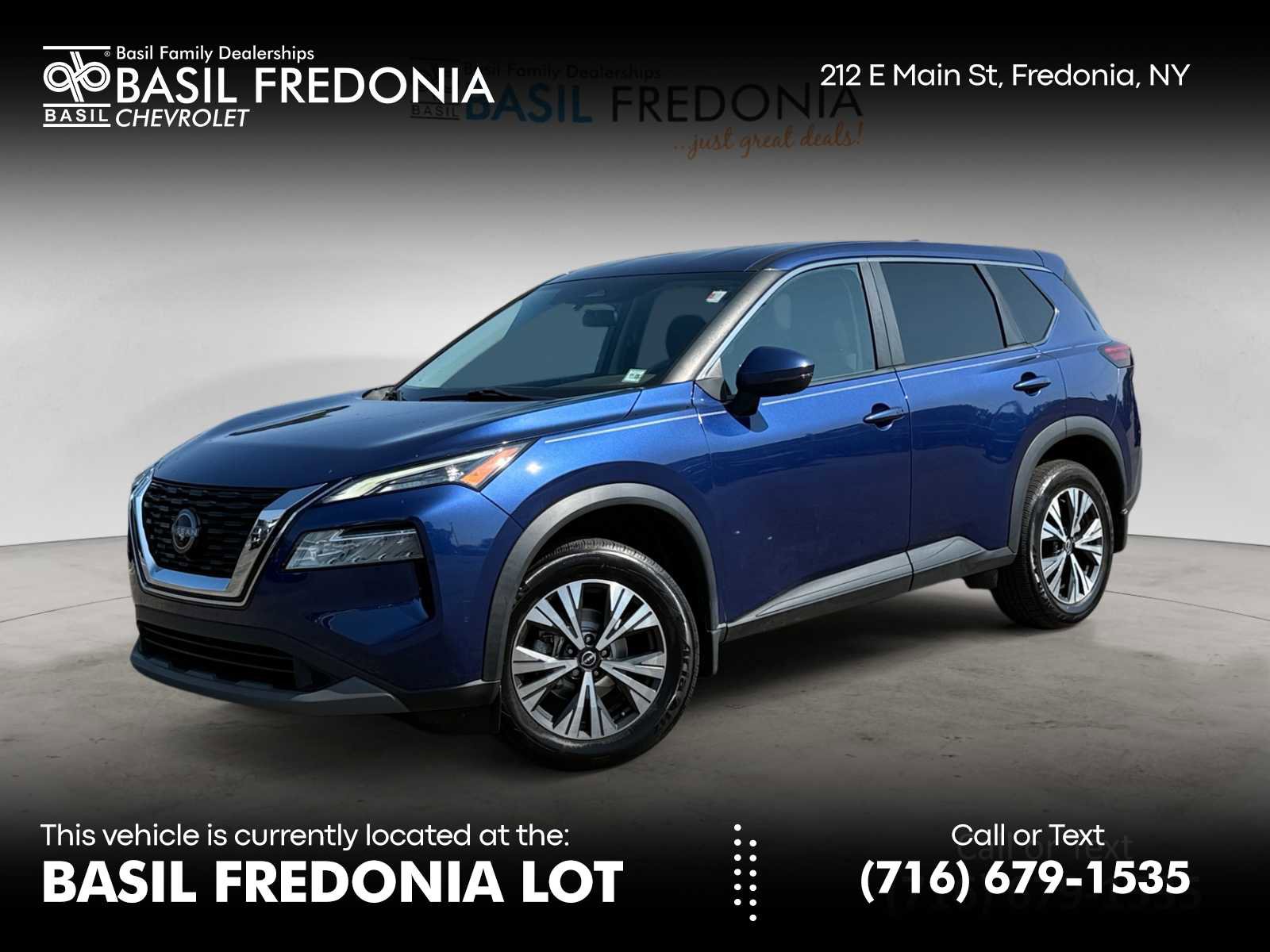 Used 2022 Nissan Rogue SV image 1