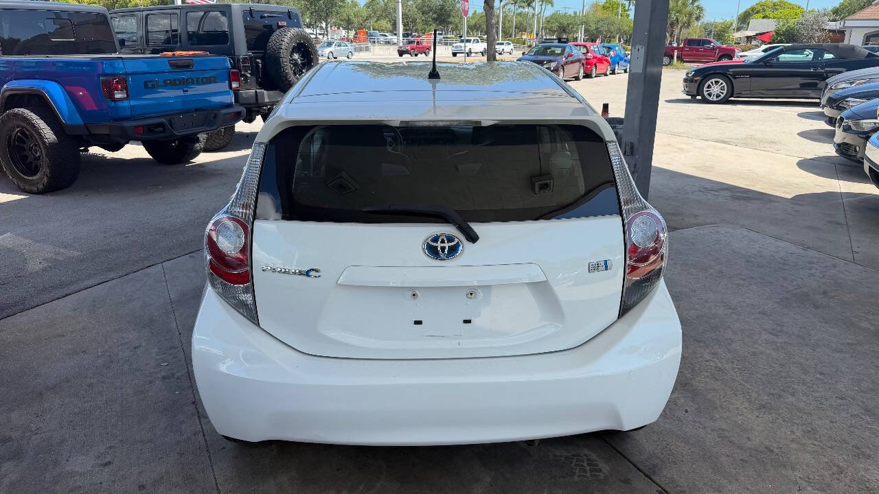 Used 2012 Toyota Prius C One FWD image 6