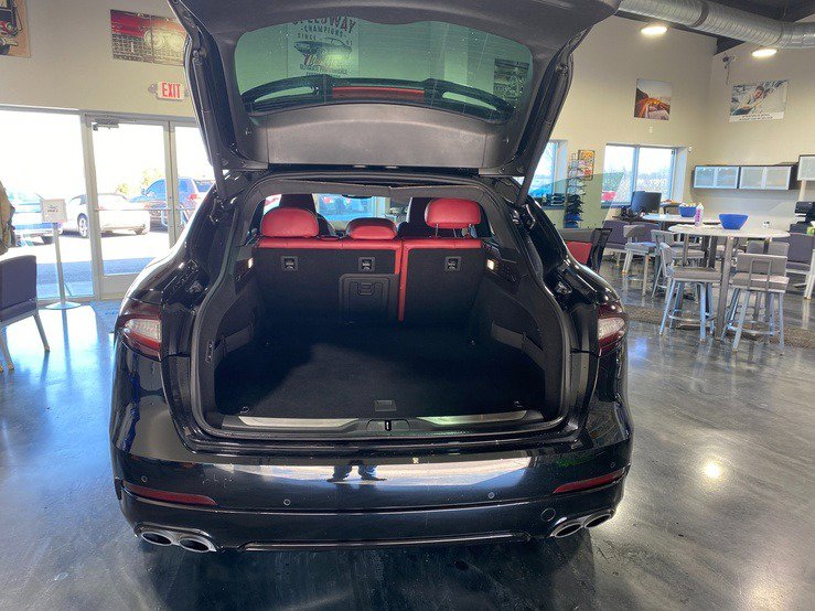 Used 2018 Maserati Levante GranSport image 14