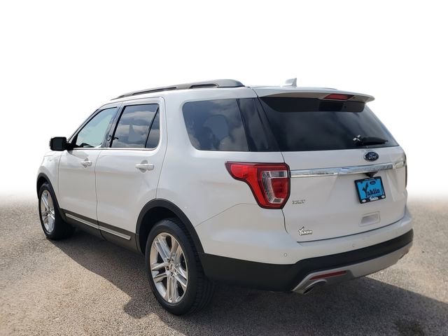 Used 2017 Ford Explorer XLT w/ Equipment Group 202A image 3