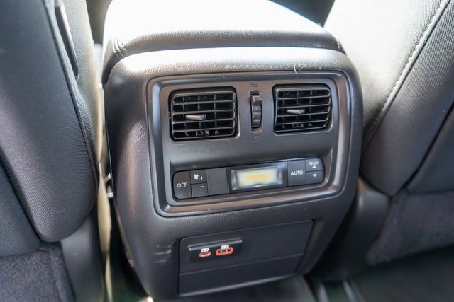 Used 2019 Nissan Pathfinder S AWD/4WD image 18
