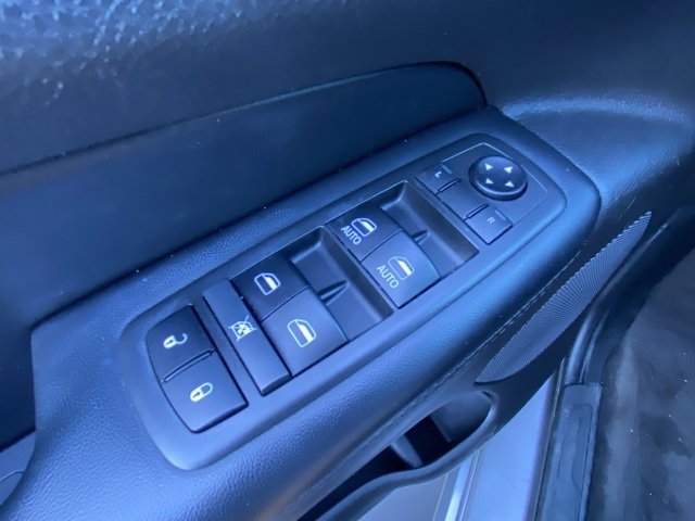 Used 2019 Jeep Grand Cherokee Altitude image 17