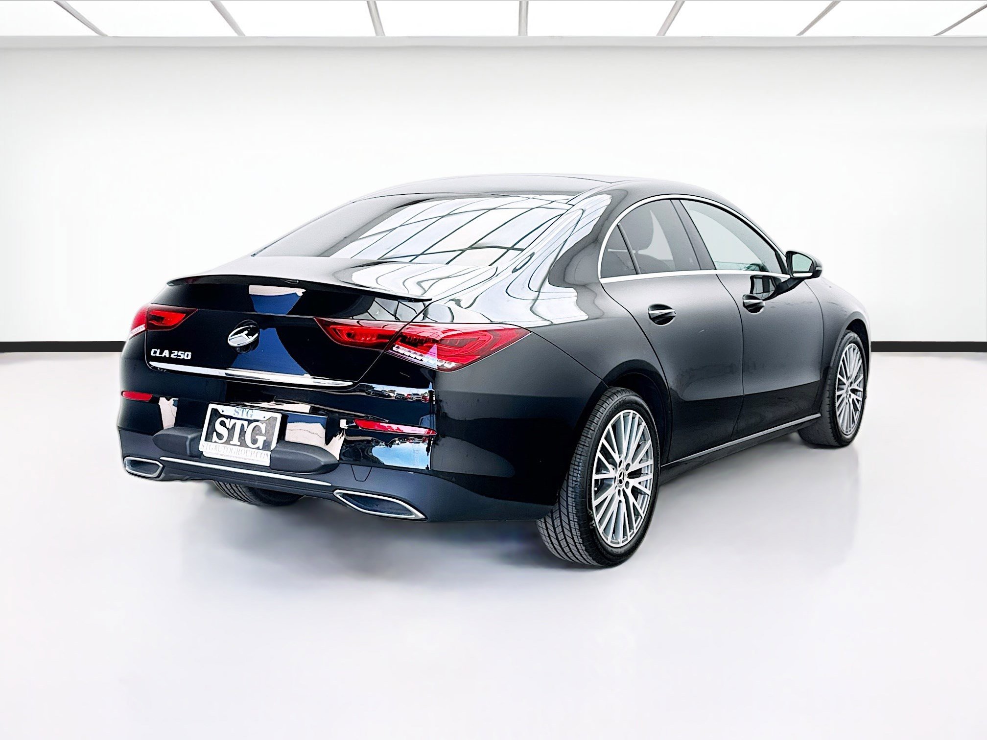 Used 2021 Mercedes-Benz CLA 250 image 4