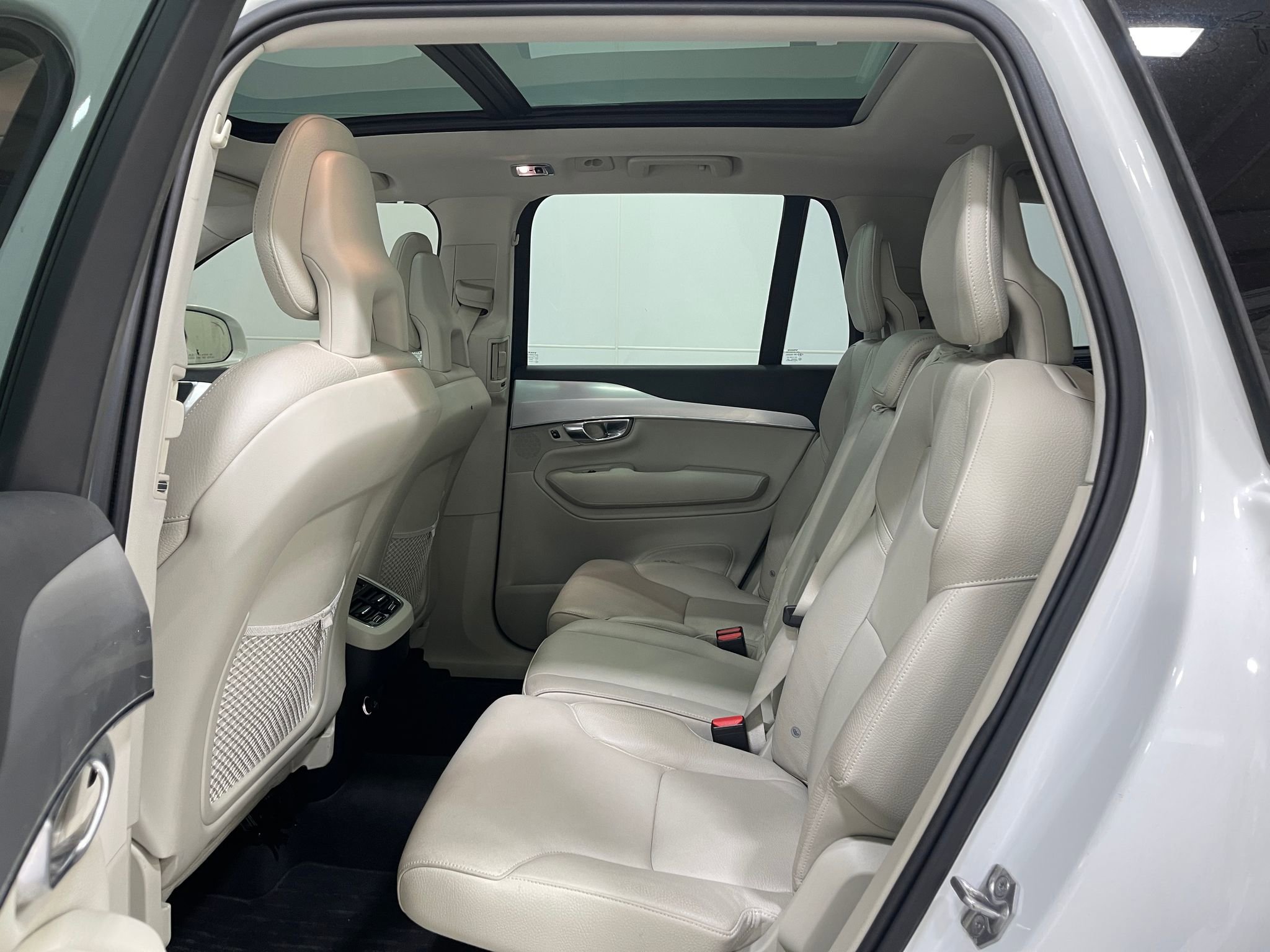 Used 2018 Volvo XC90 T5 Momentum w/ Convenience Package FWD image 30