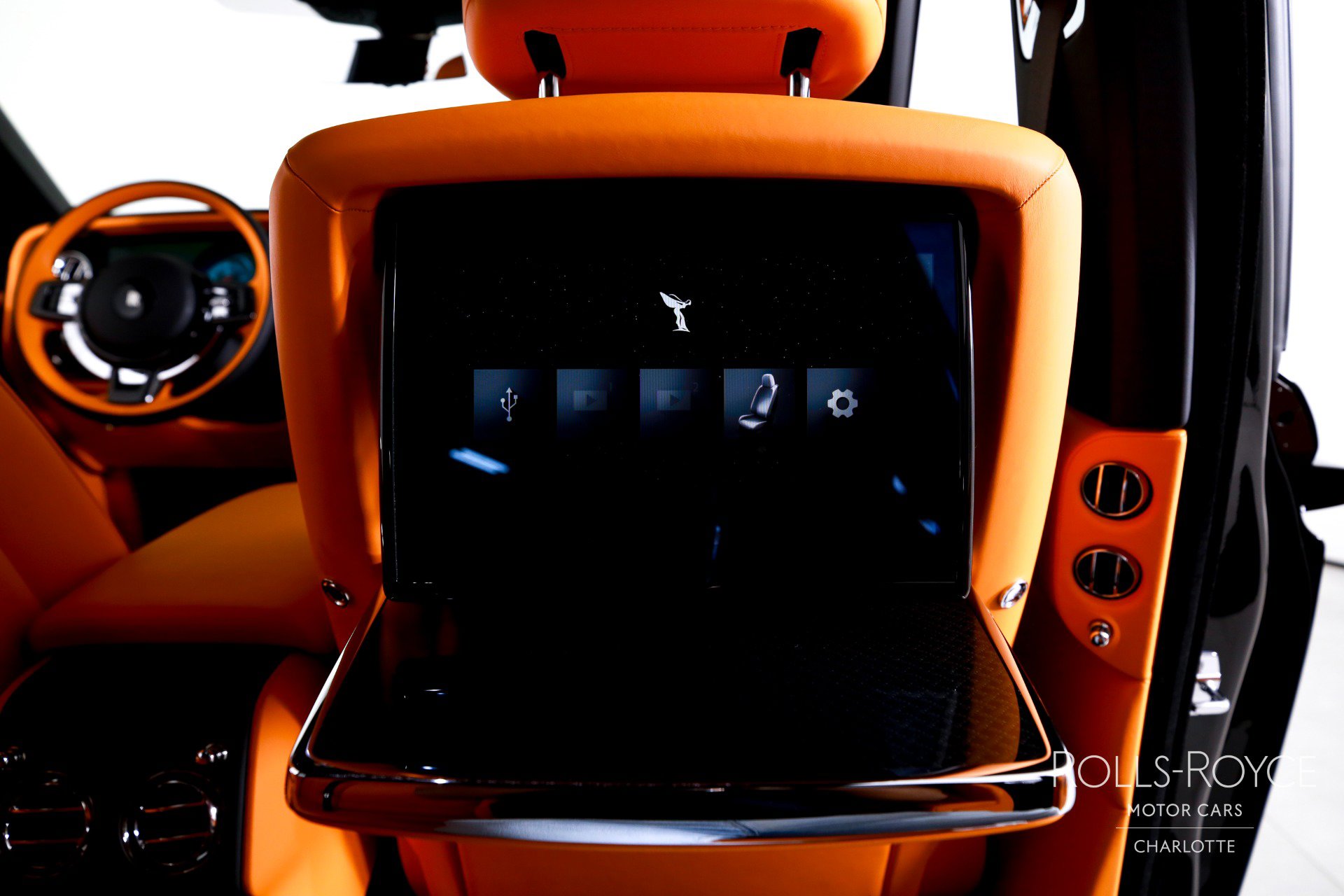 New 2026 Rolls-Royce Cullinan Black Badge image 32