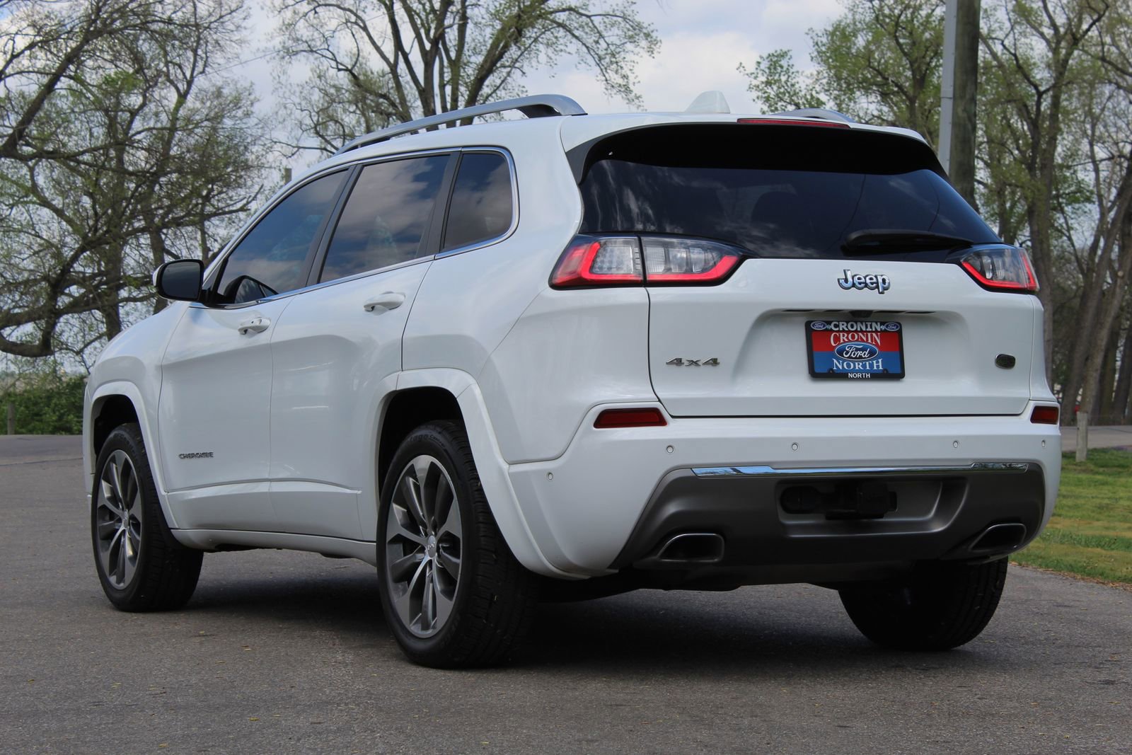 Used 2019 Jeep Cherokee Overland w/ Technology Group image 5