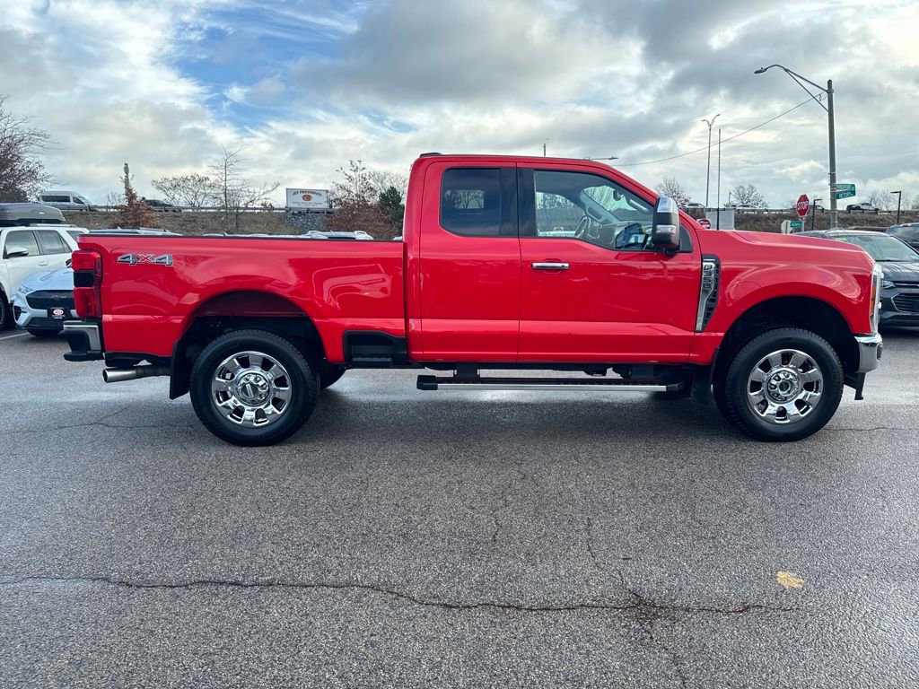 Used 2023 Ford F350 Lariat w/ Chrome Package image 9