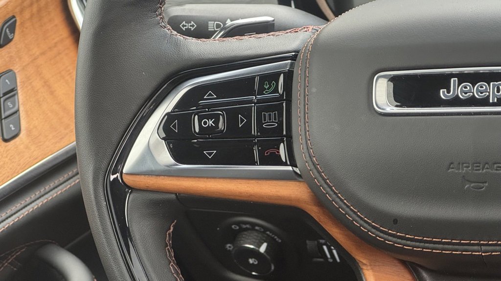 Used 2024 Jeep Grand Cherokee L Summit image 23