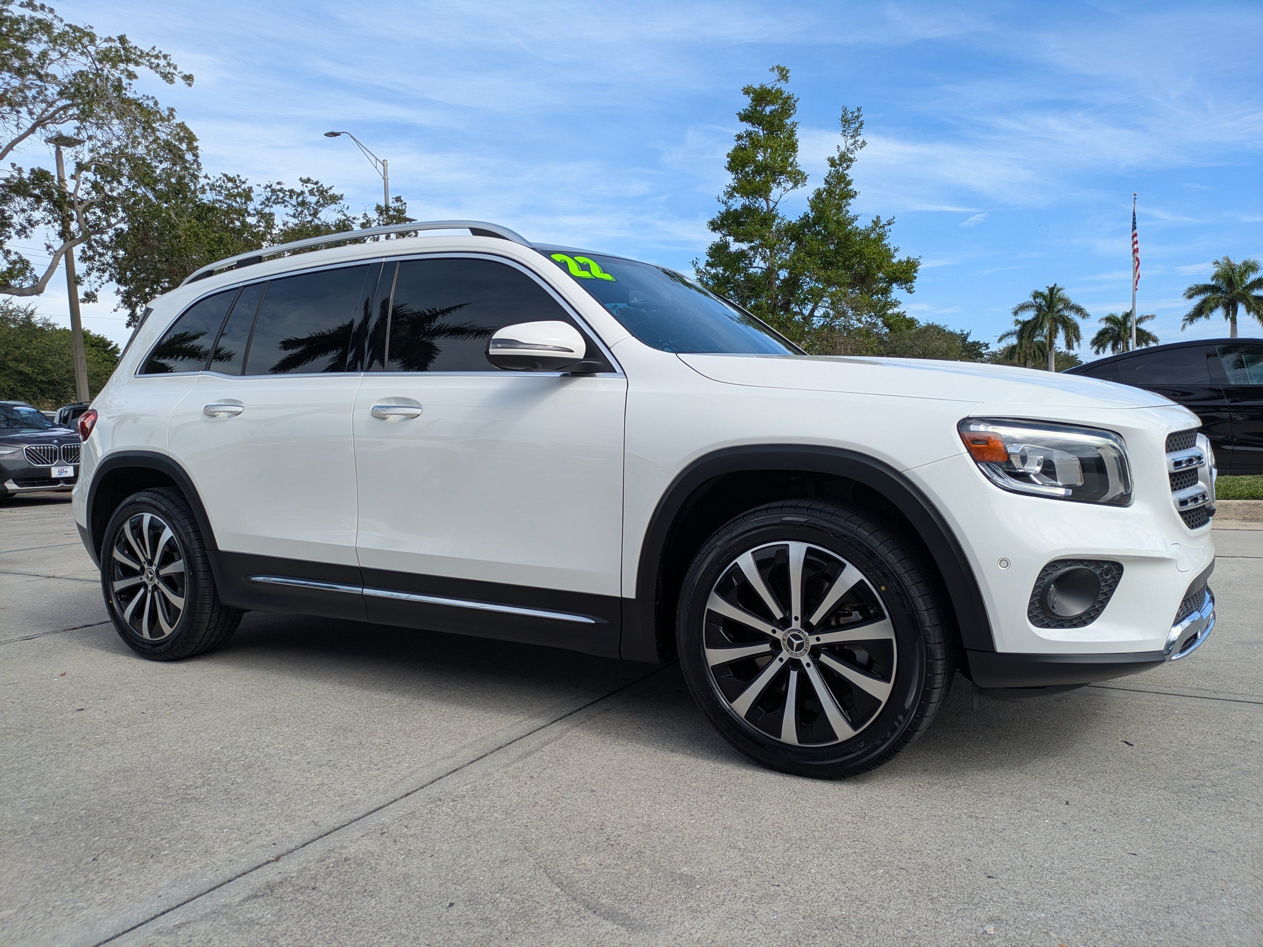 Used 2022 Mercedes-Benz GLB 250 image 2